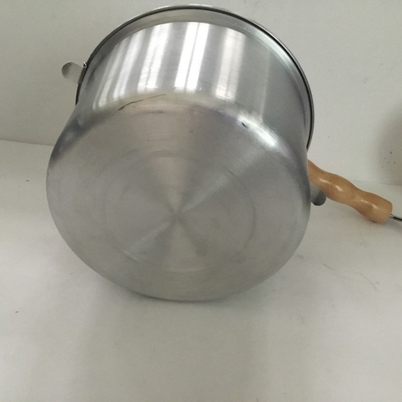Whirley popcorn. The genuine aluminum pan. New - Picture 4 of 5